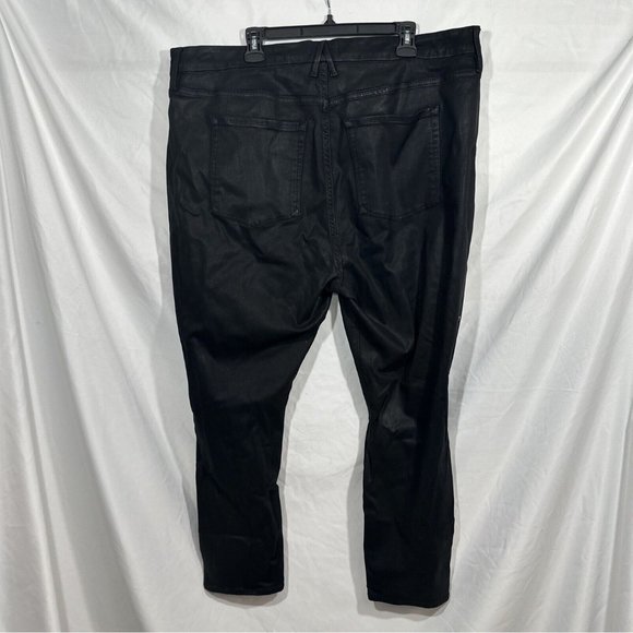 NEW $185 GOOD AMERICAN [‎ PLUS 24 ] Good Legs Coated Skinny Jeans in Black - Picture 8 of 16